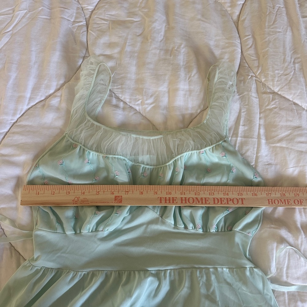 Vintage Light Blue with rose detail nightgown - Picture 6 of 8